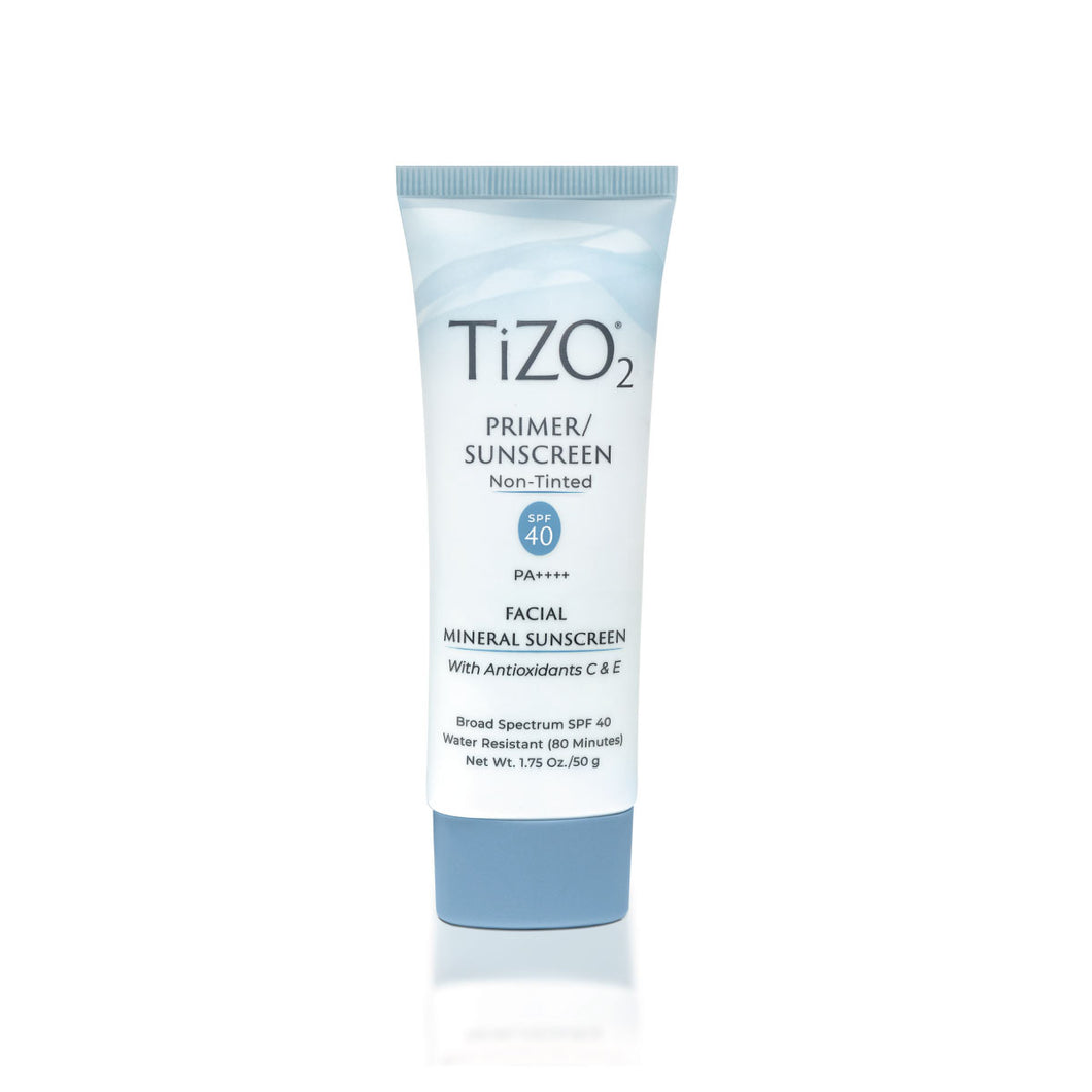 TiZO 2. Protector solar 100% mineral SPF40, textura sedosa sin color y acabado mate.
